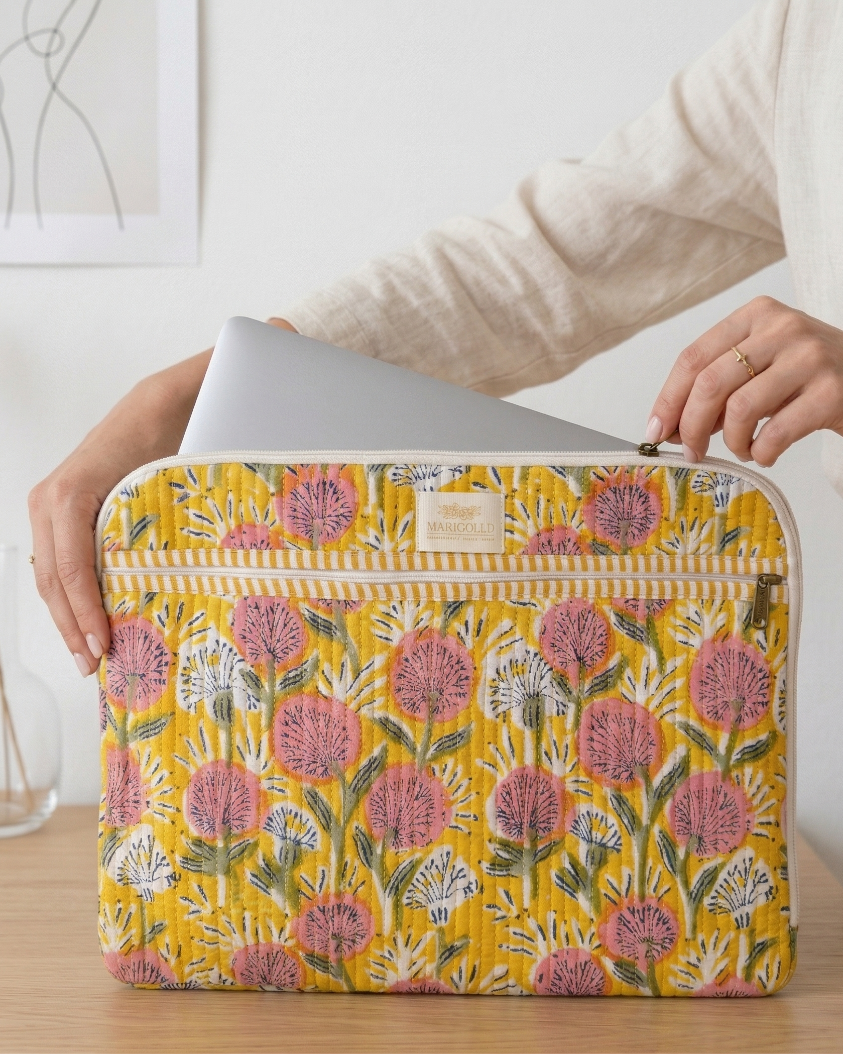 Goldene Gänseblümchen Laptop-Hülle